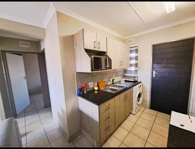 2 BEDROOM APARTMENT FOR SALE IN HEUWELOORD